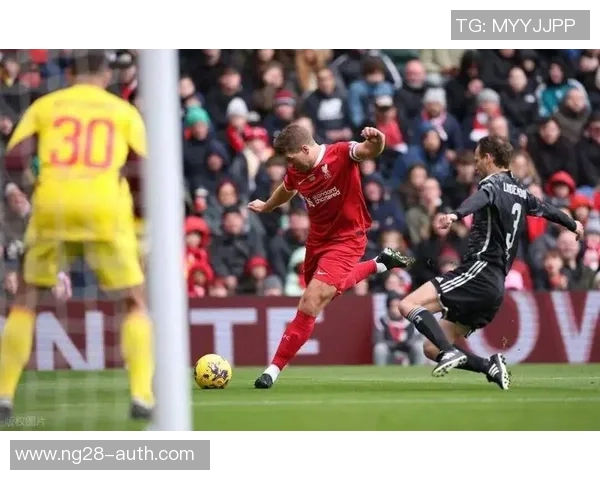 意甲激战国米凭借绝杀逆转利物浦全场沸腾战术解析与精彩瞬间回顾