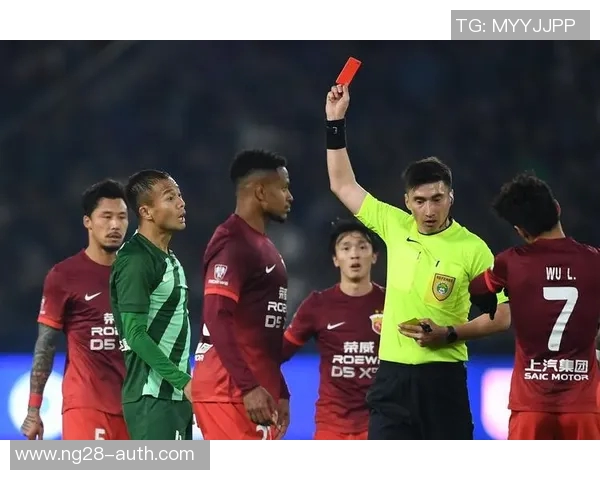 曼联狂胜巴萨四球大捷红牌争议瞬间点燃全场激情 曼联狂胜巴萨四球大捷红牌争议瞬间点燃全场激情