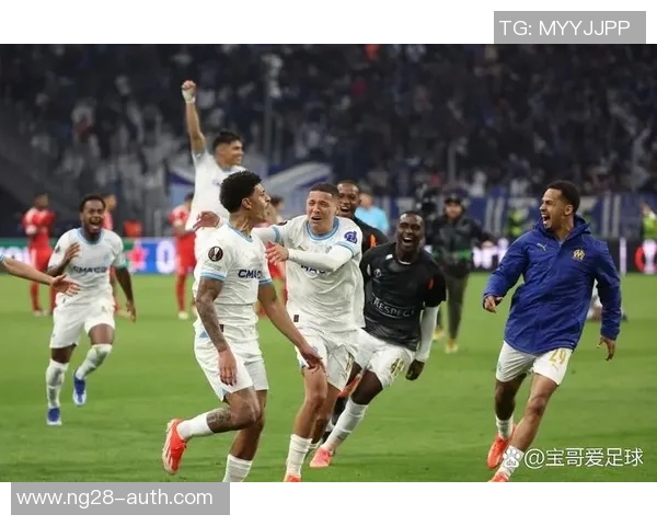 欧联杯激战本菲卡与利物浦战成平局全场精彩瞬间回顾