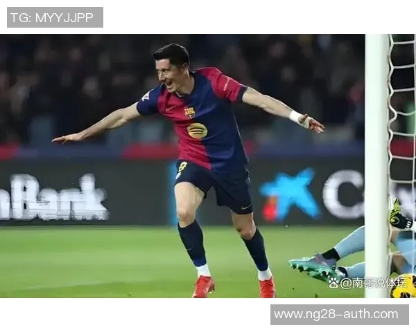 中超联赛精彩对决巴萨与曼联战成平局乌龙球引发全场热议 中超联赛精彩对决巴萨与曼联战成平局乌龙球引发全场热议