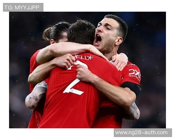 世界杯惊现冷门巴黎圣日耳曼与曼联战平点球大战引发全场狂欢