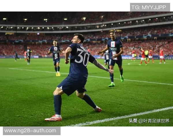 英超战报本菲卡大胜里昂4比0全场欢呼声震天响