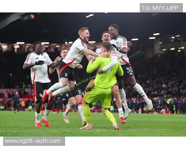 世界杯惊现冷门巴黎圣日耳曼与曼联战平点球大战引发全场狂欢 世界杯惊现冷门巴黎圣日耳曼与曼联战平点球大战引发全场狂欢